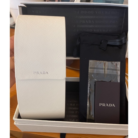 Prada Sunglasses 100% Authentic. NEW NEVER WORN…. - Picture 3 of 6